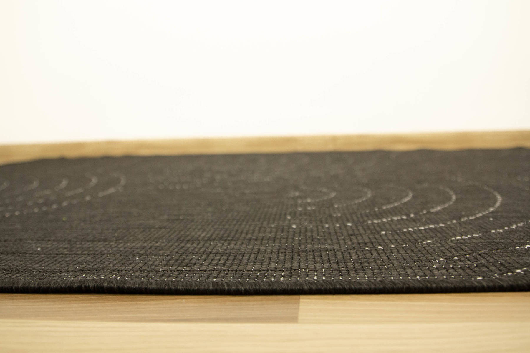 Šňůrkový obojstranný koberec Brussels 205689/10110 antracyt / krémový - Drobná chyba ve vzoru koberce