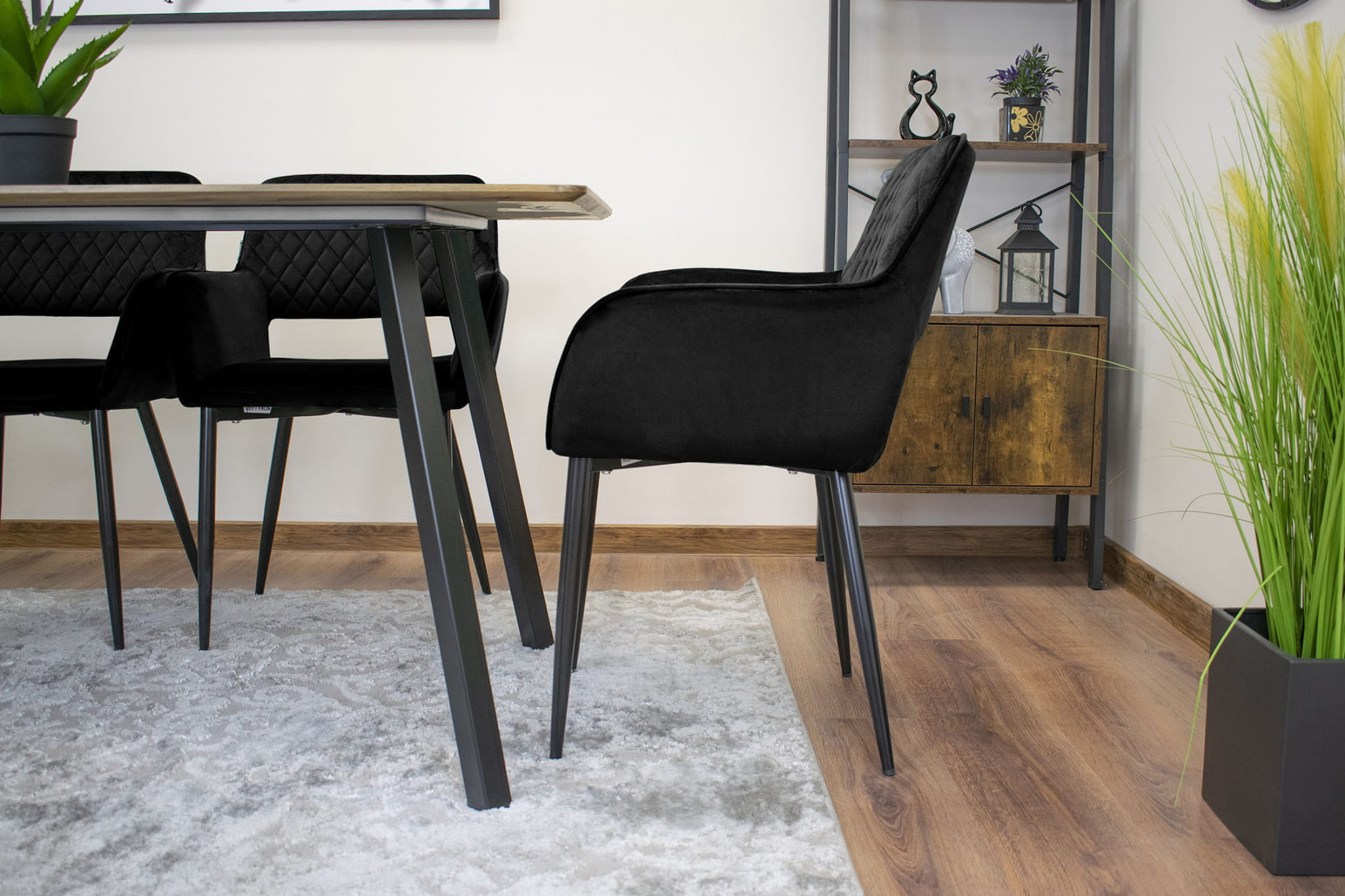 Jídelní židle AMALFI samet černá (černé nohy)