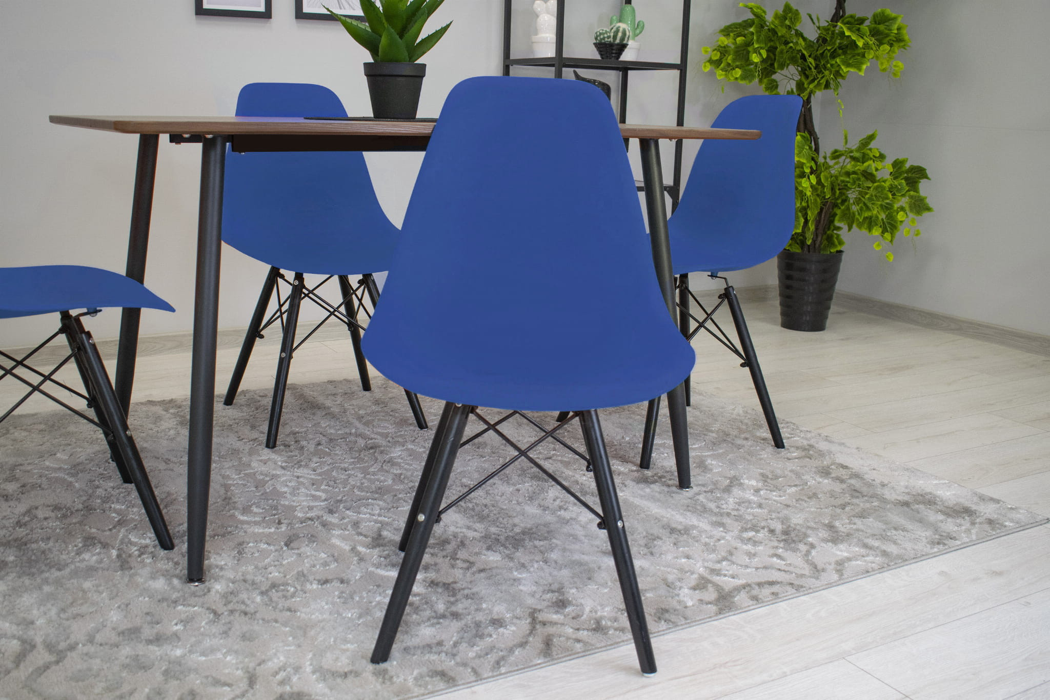 Set dvou jídelních židlí OSAKA modré (černé nohy) 2ks