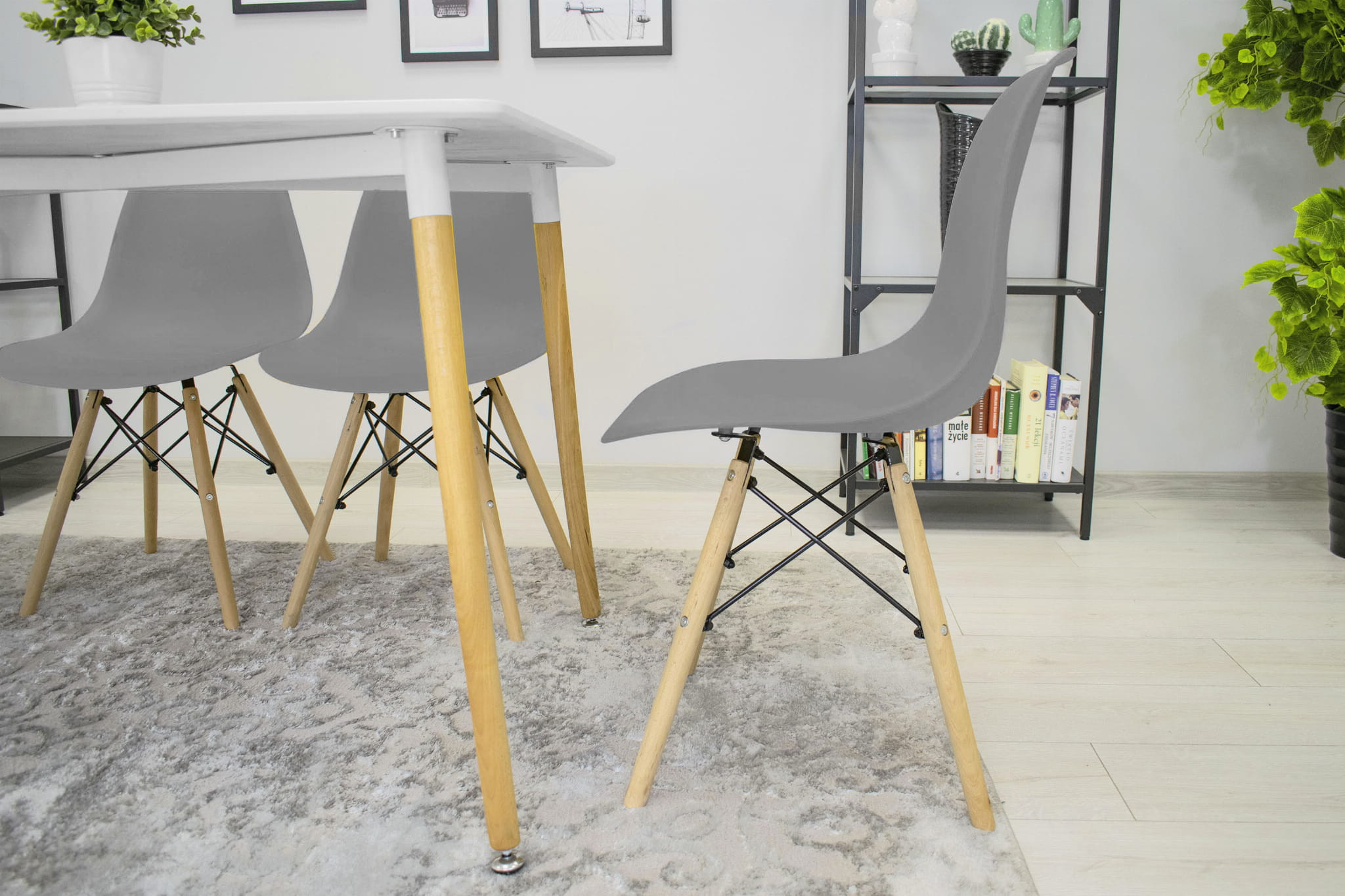 Set dvou jídelních židlí OSAKA šedé (hnědé nohy) 2ks