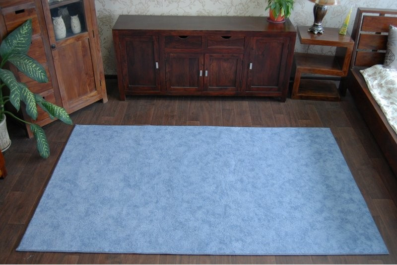 Metrážny koberec SERENADE svetlo modrý