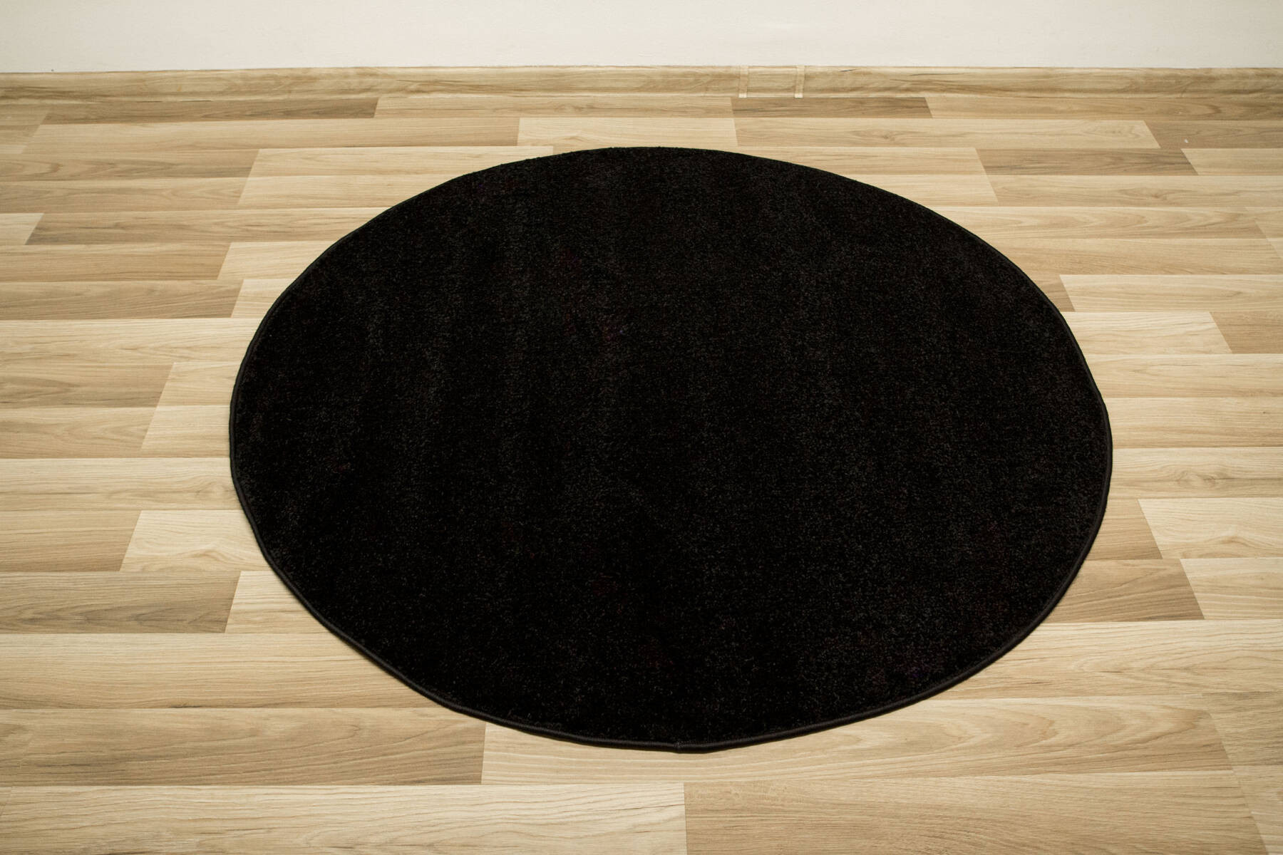 Koberec Lima 2081A čierny kruh