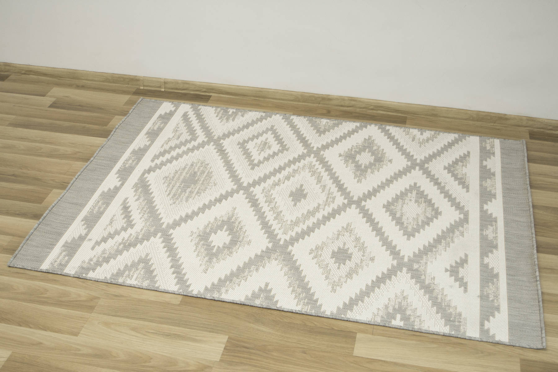 Šňůrkový koberec Berg 28364/34 Aztec Romby - šedý / krém
