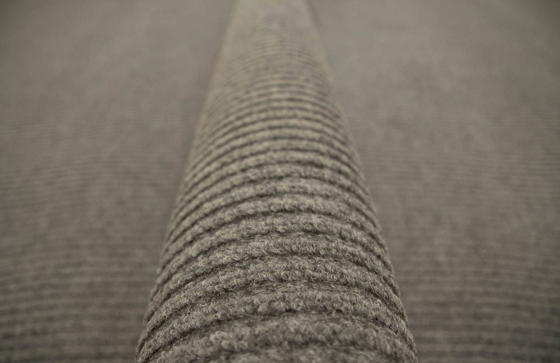 Metrážny koberec Duo 73 sivý 