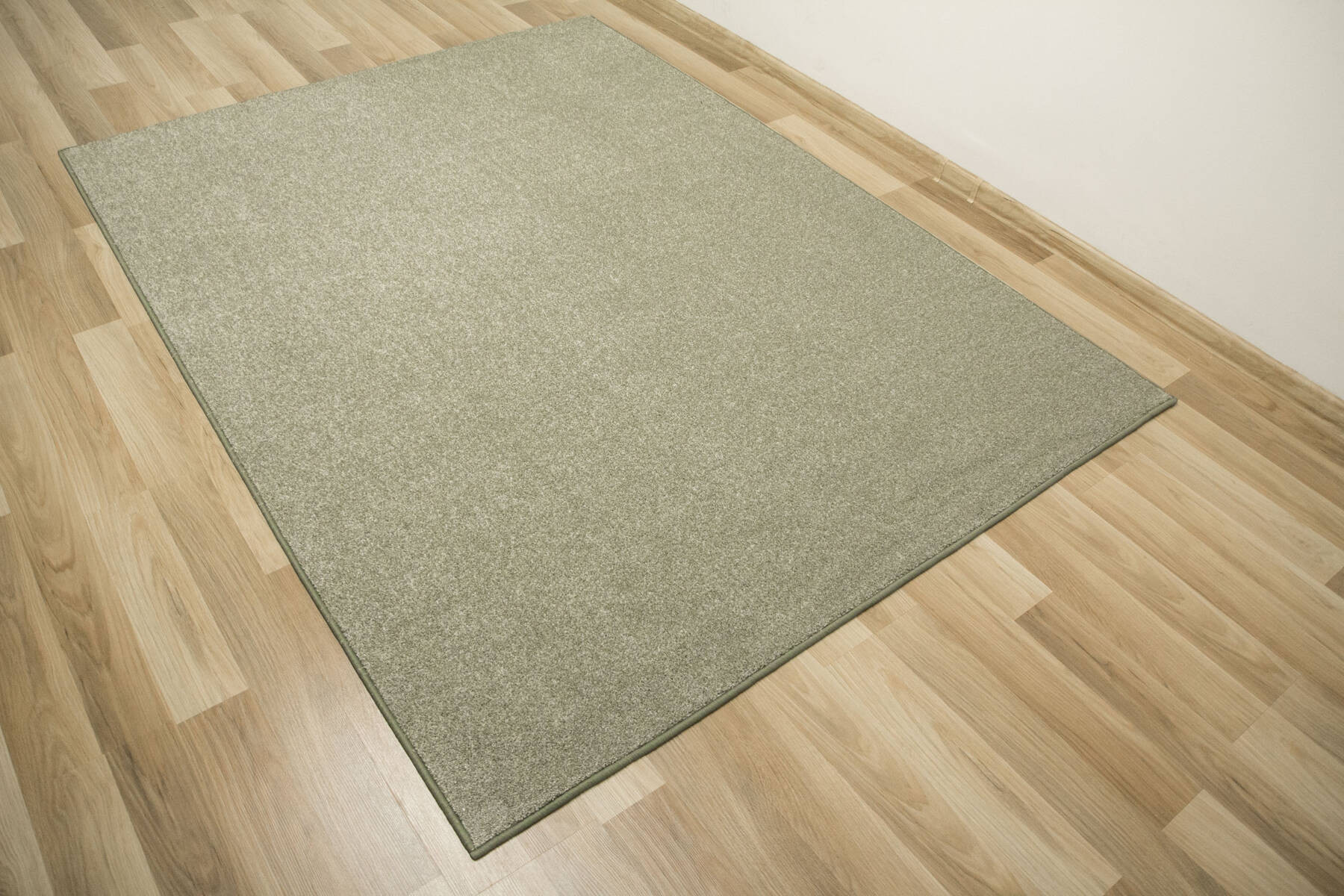 Metrážový koberec Lazio-Heather 240 olivový