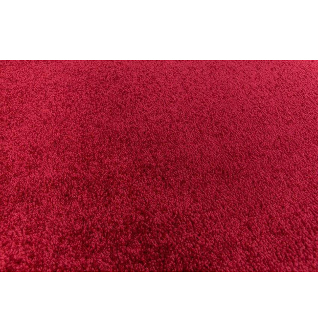 Metrážový koberec Dynasty 58 bordový