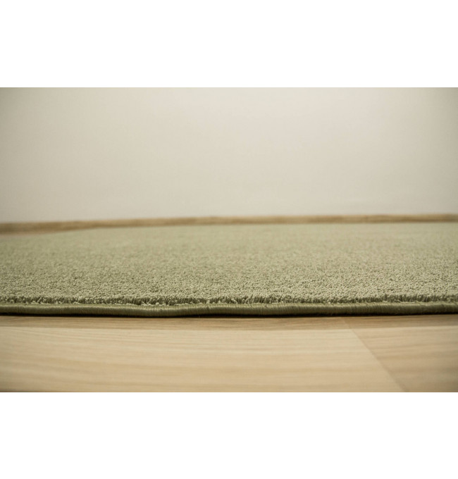 Metrážny koberec Eternity Speciaal 154 olivovo zelený