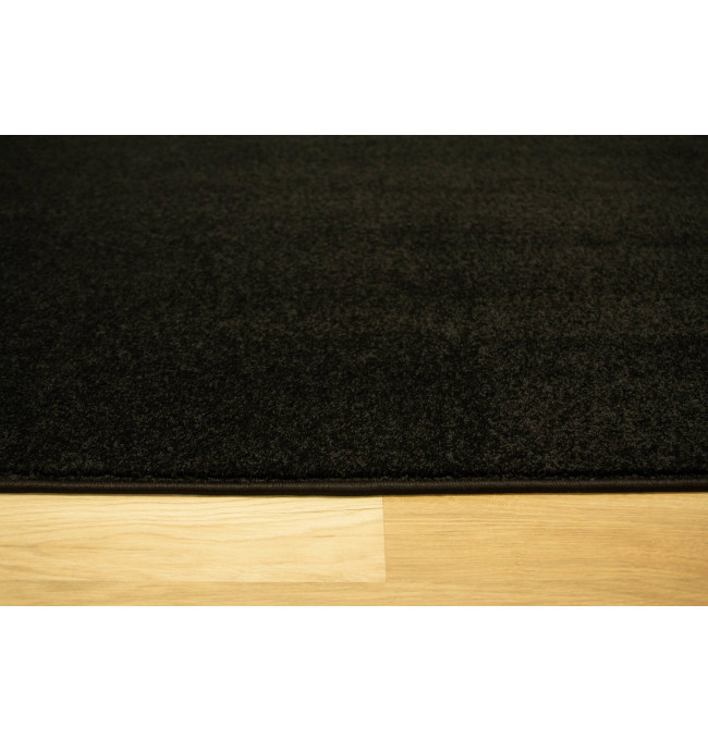 Metrážny koberec Jamaica 78 čierny 