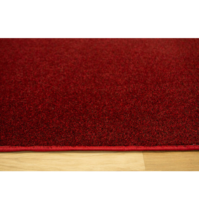 Metrážový koberec Liberty New 15 červený / černý 