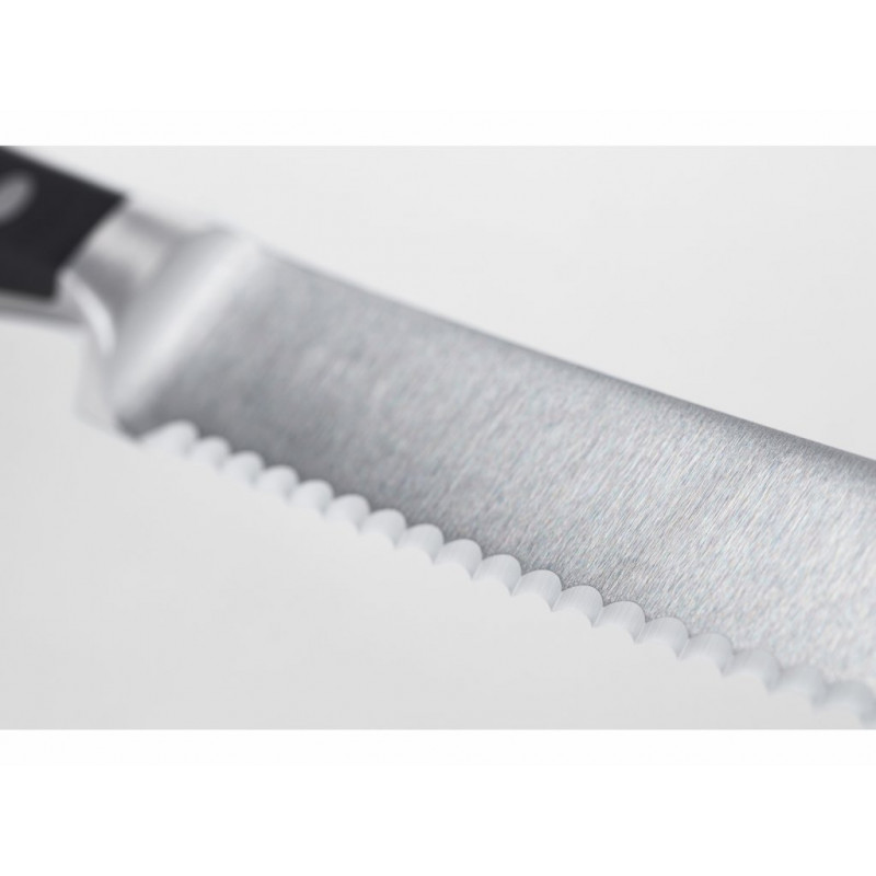 Zúbkovaný nôž na chlieb Wüsthof CLASSIC 23 cm 4150