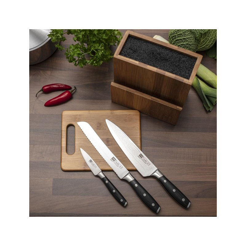 Tsuki - ein Set aus 3 Messern in einem Block und einem Schneidebrett