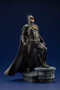 DC Comics ARTFX PVC socha 1/6 The Flash Movie Batman 34 cm