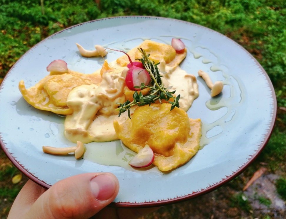 B. Michalčík: Hokkaidó ravioli plnené gaštanovou plnkou na hubovej omáčke