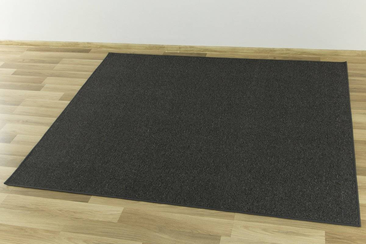 Metrážny protišmykový koberec Astra 78 grafitový