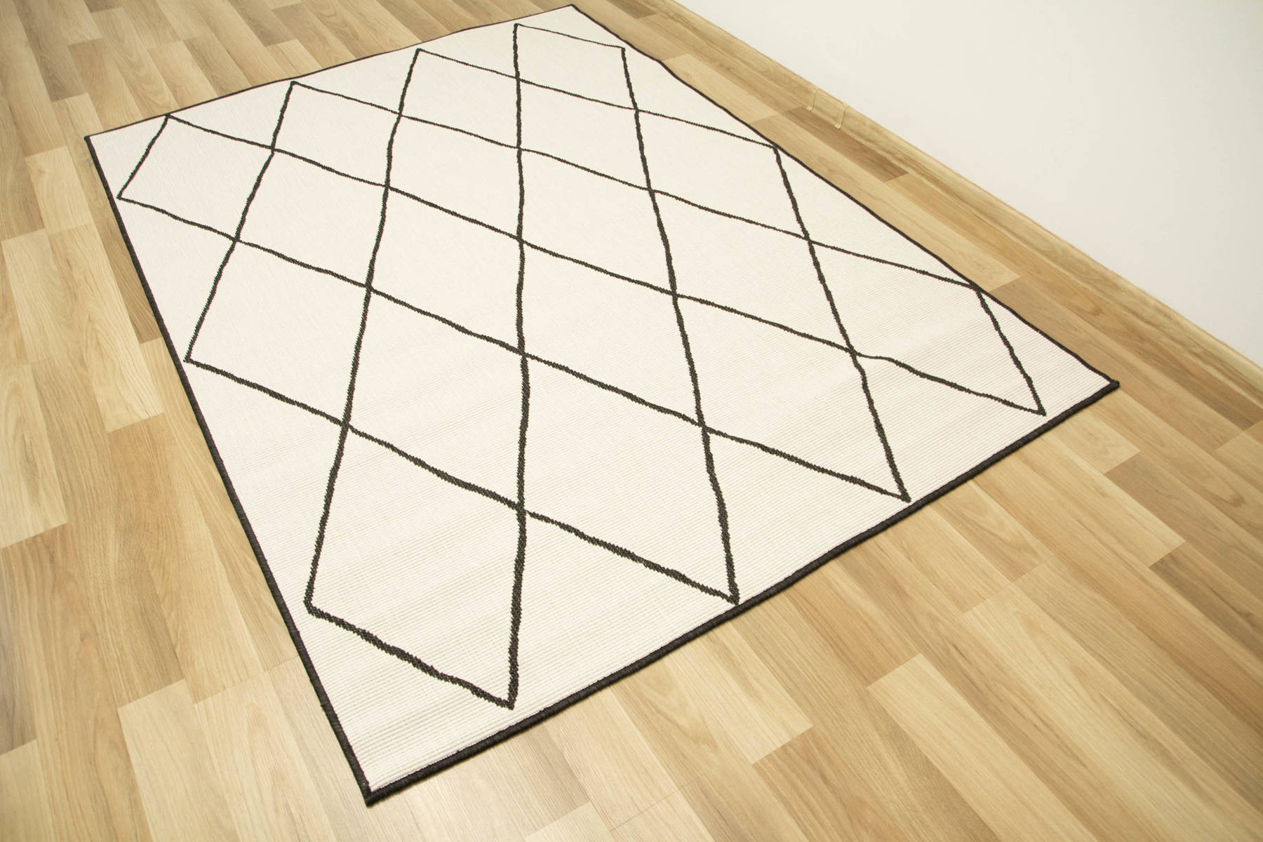 Šňůrkový oboustranný koberec Brussels 205628/10110 antracitový/krémový