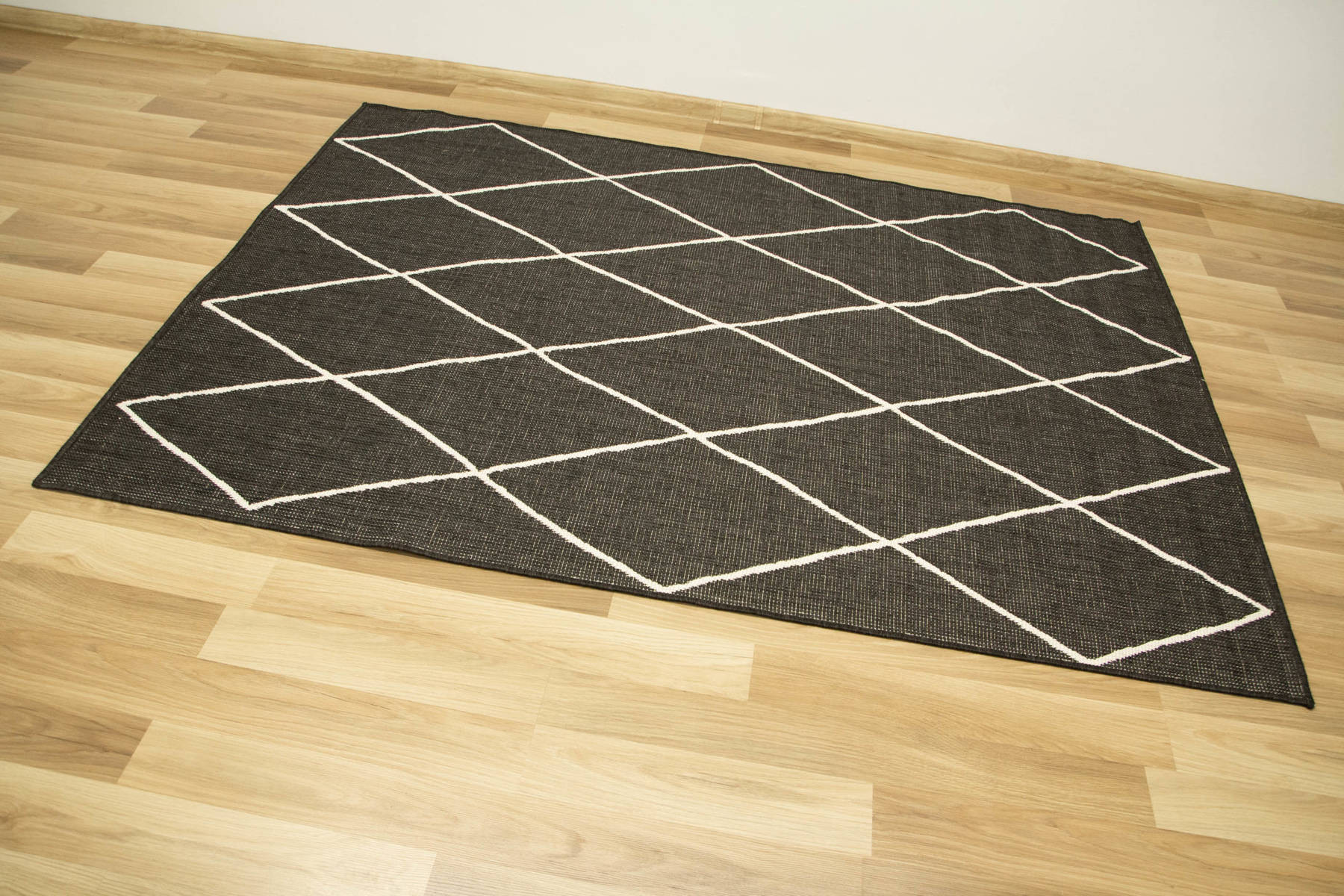 Šnúrkový obojstranný koberec Brussels 205628/10110 antracitový/krémový