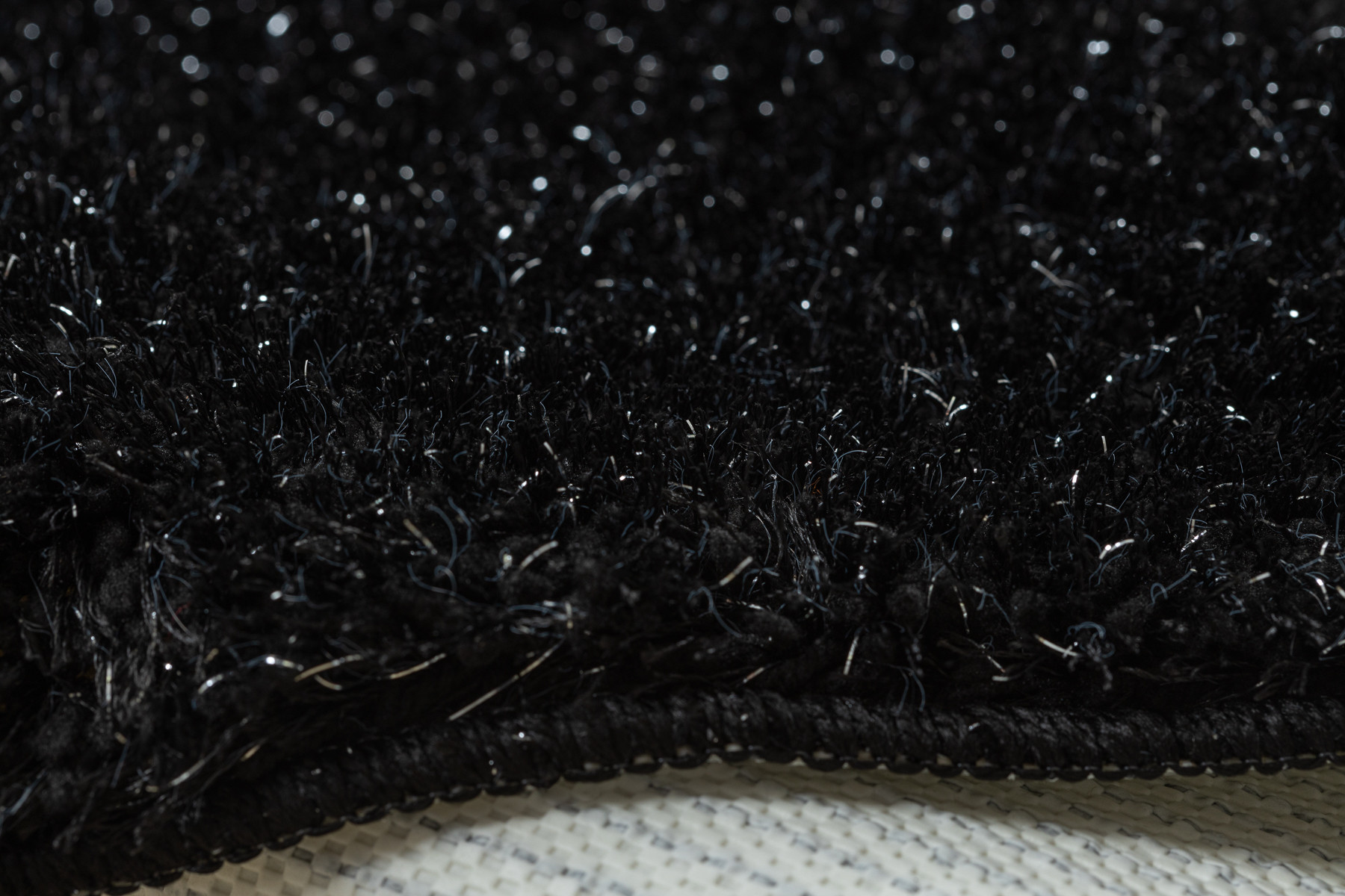 Koupelnový kobereček SYNERGY glamour / lurex, černý kruh