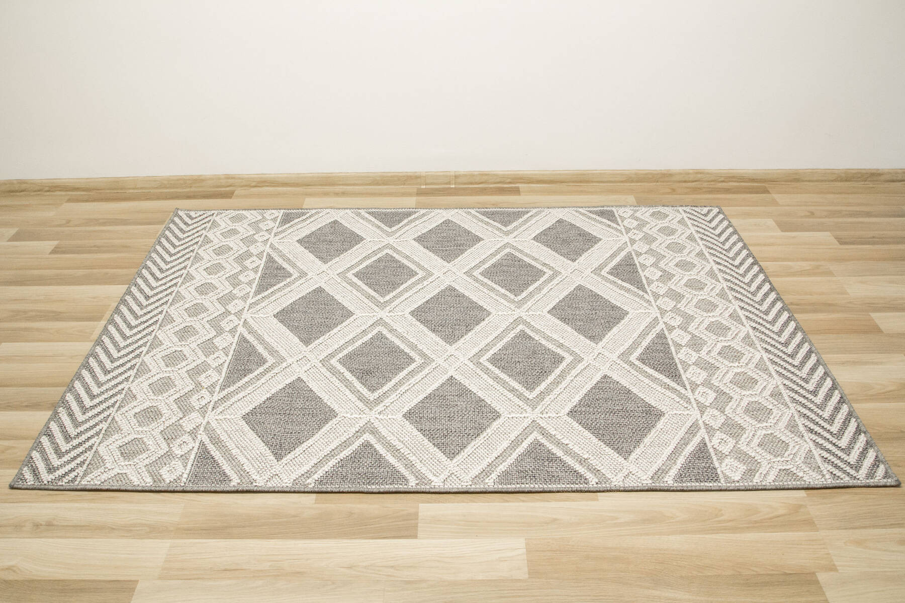 Šnúrkový koberec Panorama 8321 Romby - sivý
