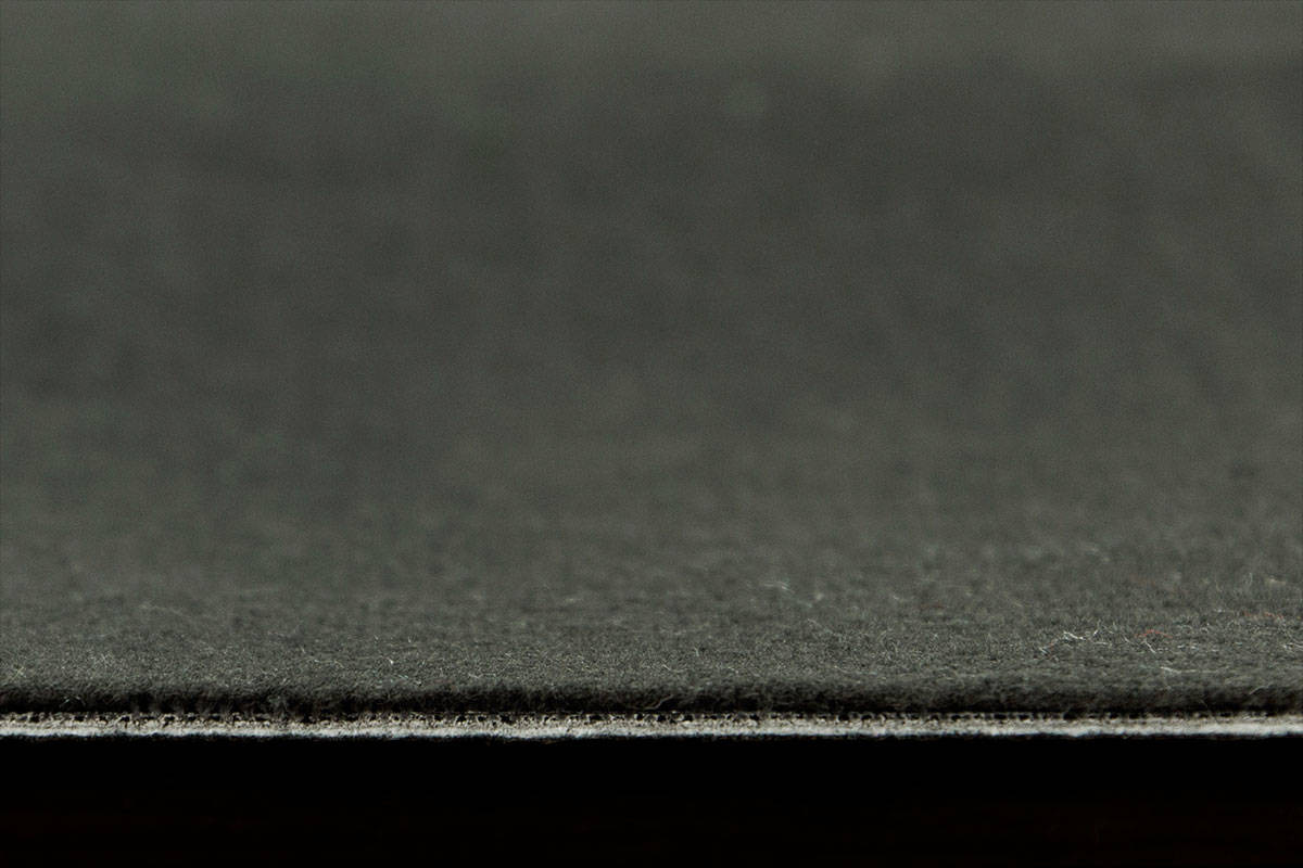 Metrážny koberec do auta Mustang 76 grafitový