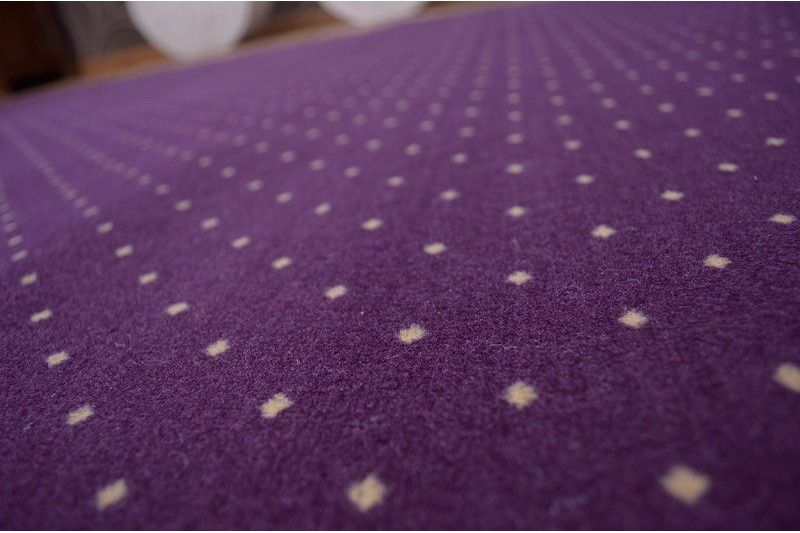 Metrážový koberec AKTUA fialový
