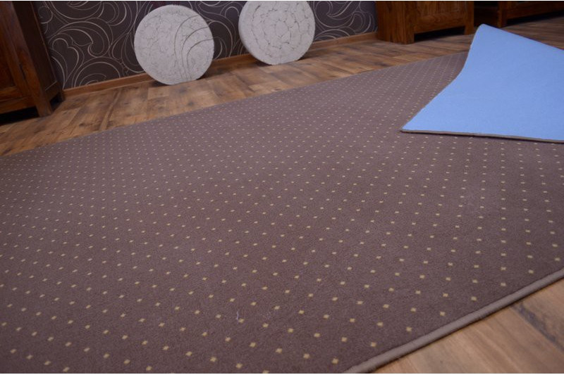 Metrážový koberec AKTUA hnědý