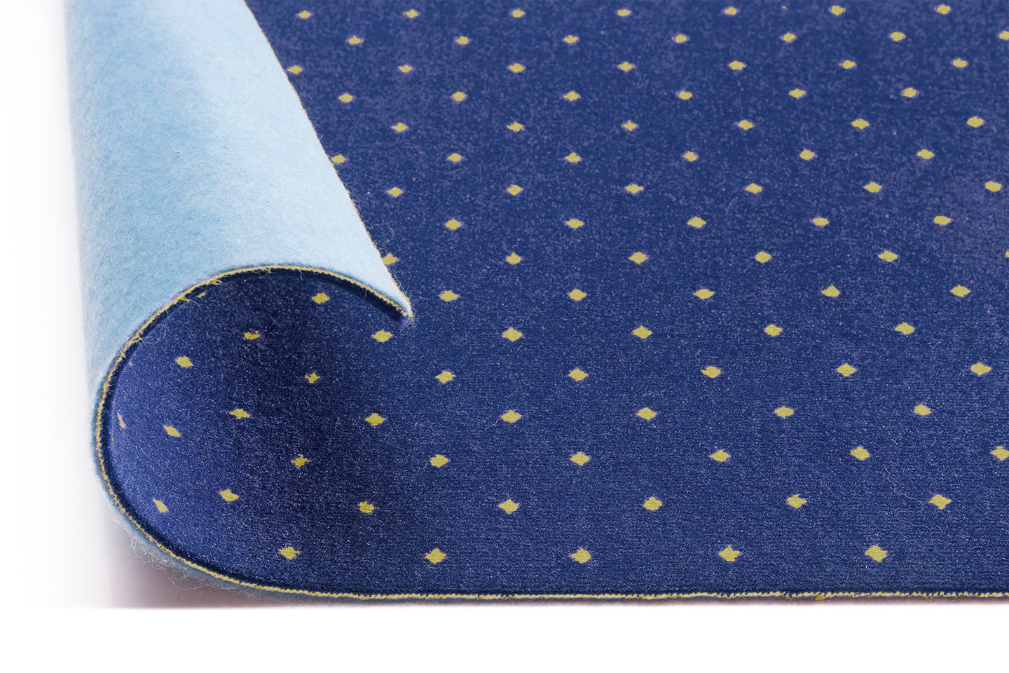 Metrážový koberec AKTUA modrý
