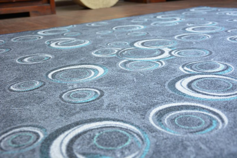 Metrážový koberec DROPS šedý