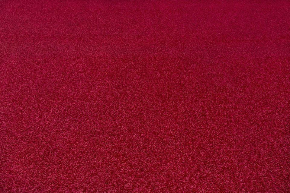 Metrážový koberec DYNASTIA červený