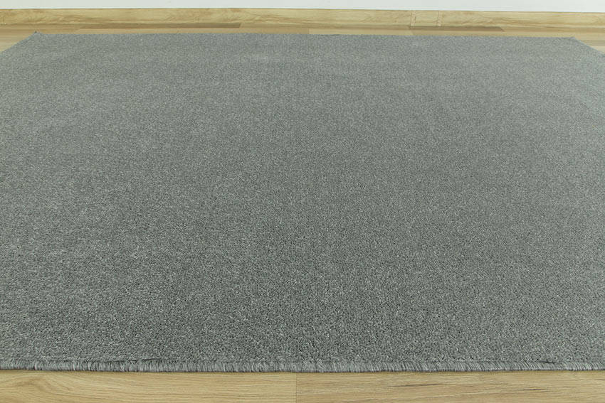 Metrážový koberec Dynasty 75 stříbrný