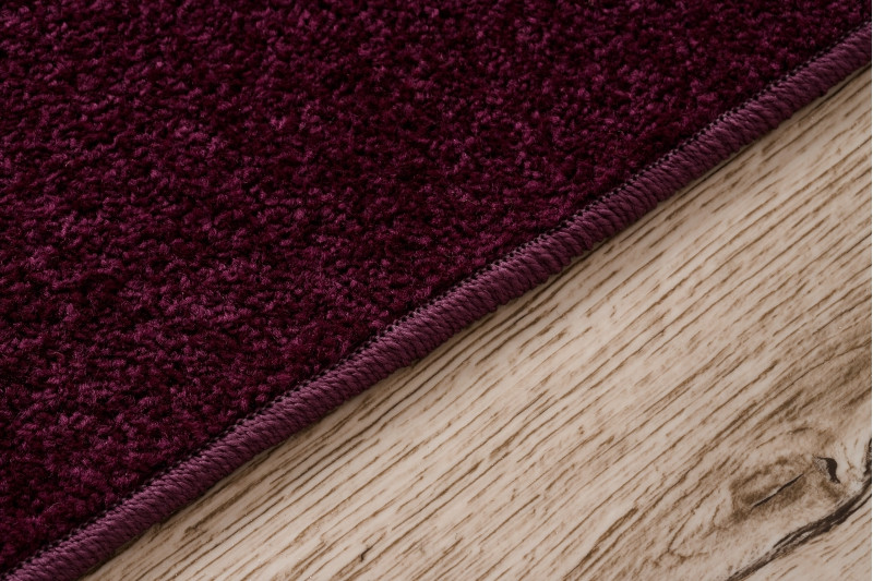 Metrážny koberec ETON 114 fialový