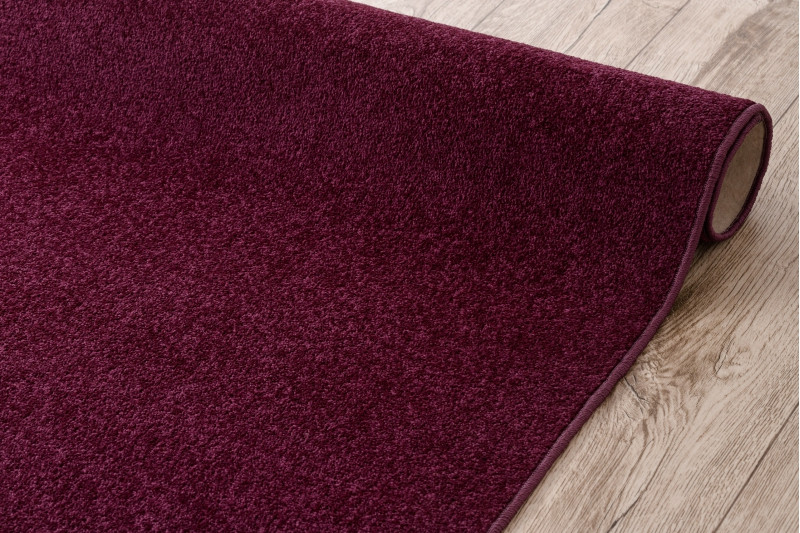 Metrážový koberec ETON 114 fialový