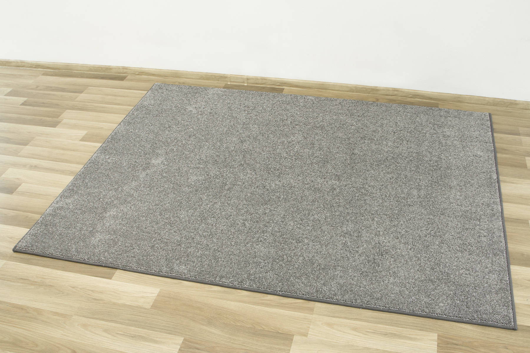 Metrážový koberec Lima 740 šedý