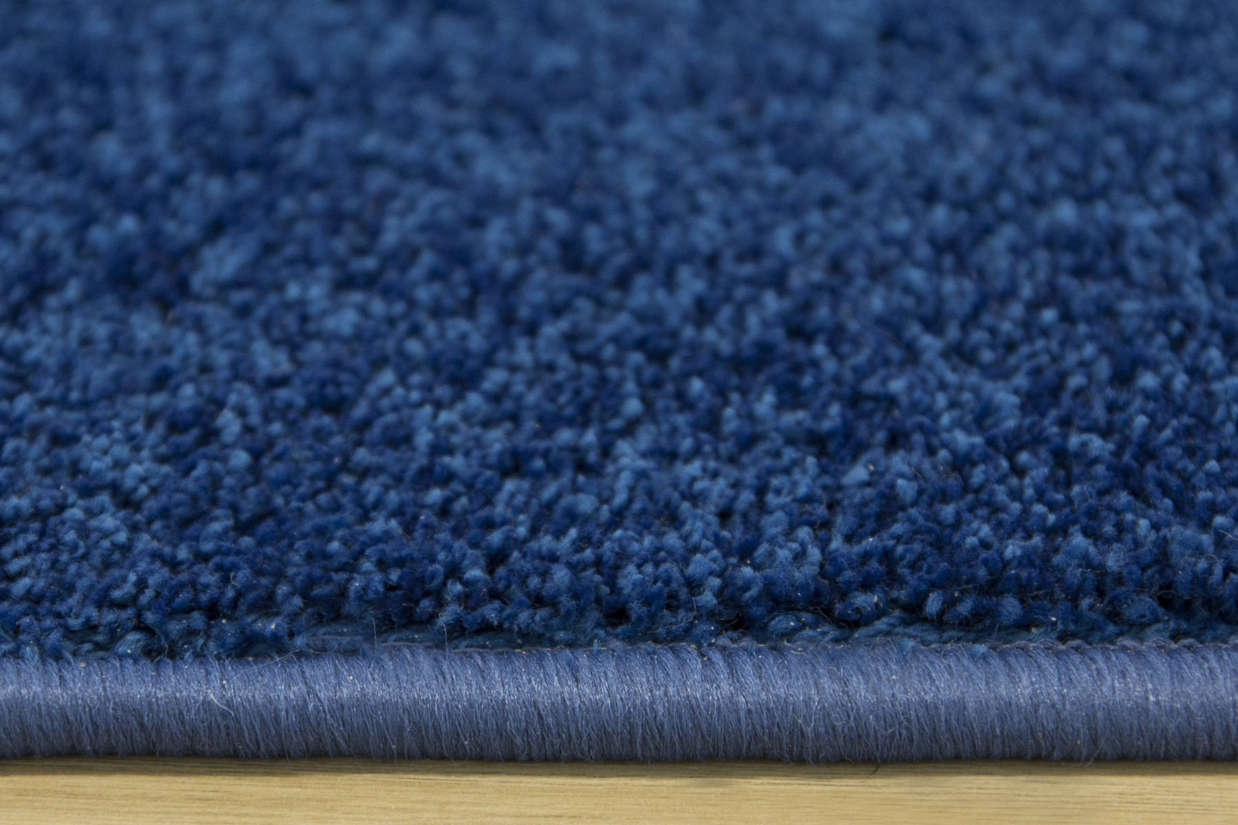 Metrážový koberec Lima 830 Denim modrý