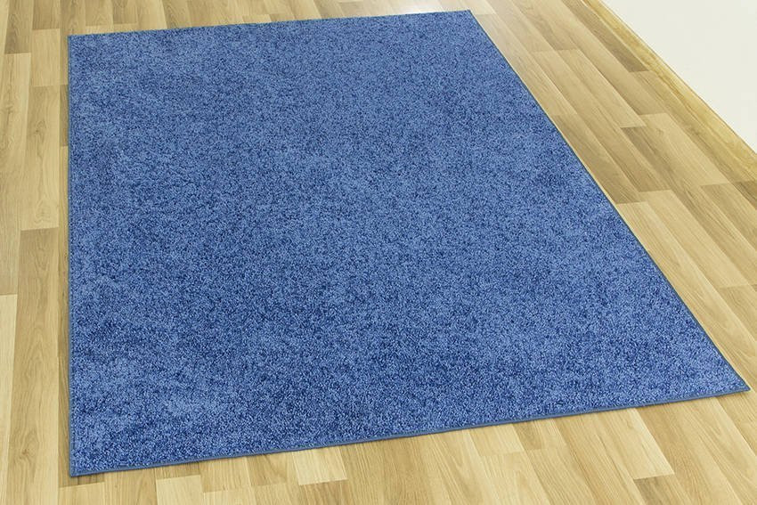Metrážny koberec Mabelie 817 modrý