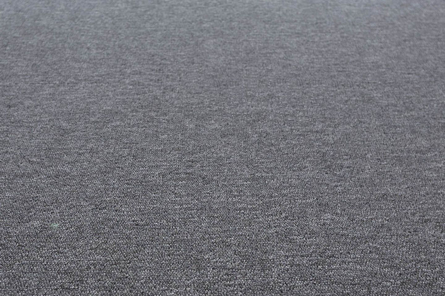 Metrážny koberec PROFIT sivý