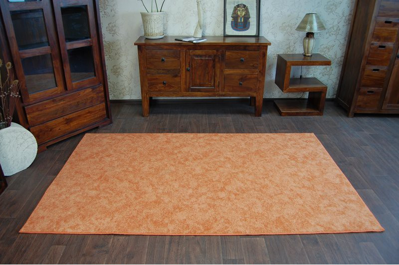 Metrážový koberec SERENADE pomerančový