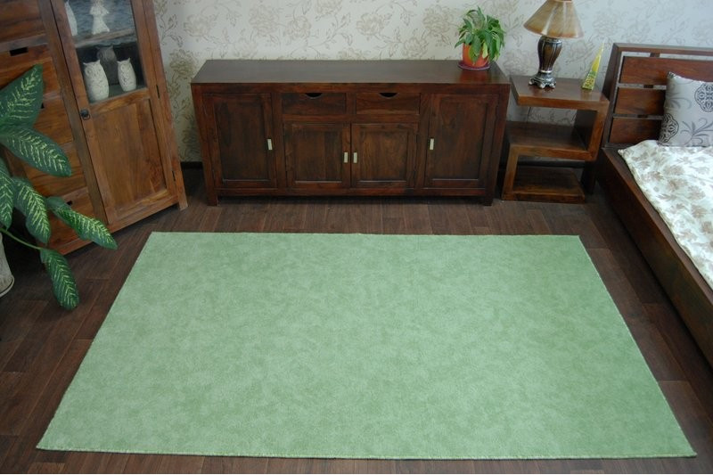 Metrážový koberec SERENADE zelený