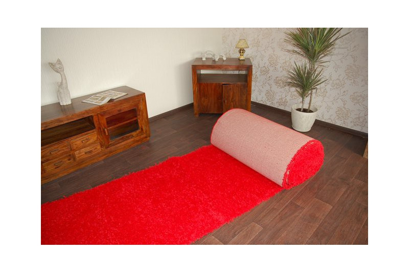 Metrážový koberec SHAGGY červený