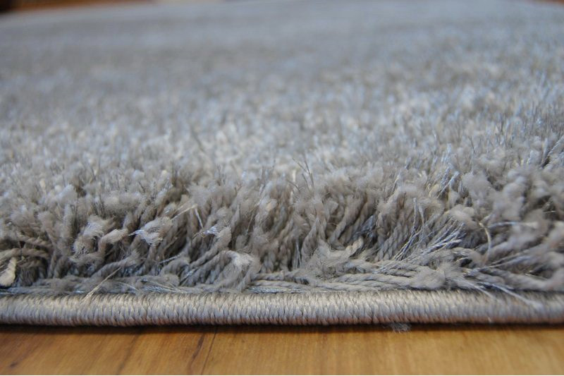 Metrážny koberec Shaggy NARIN sivý