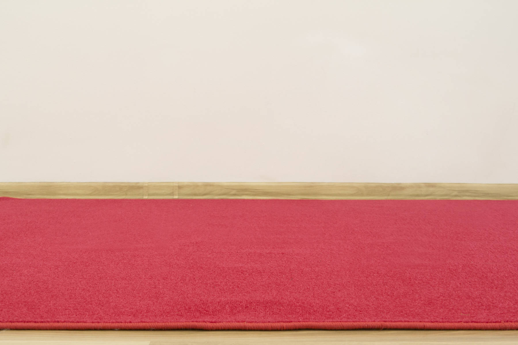 Metražný koberec Tiffany 120 červený