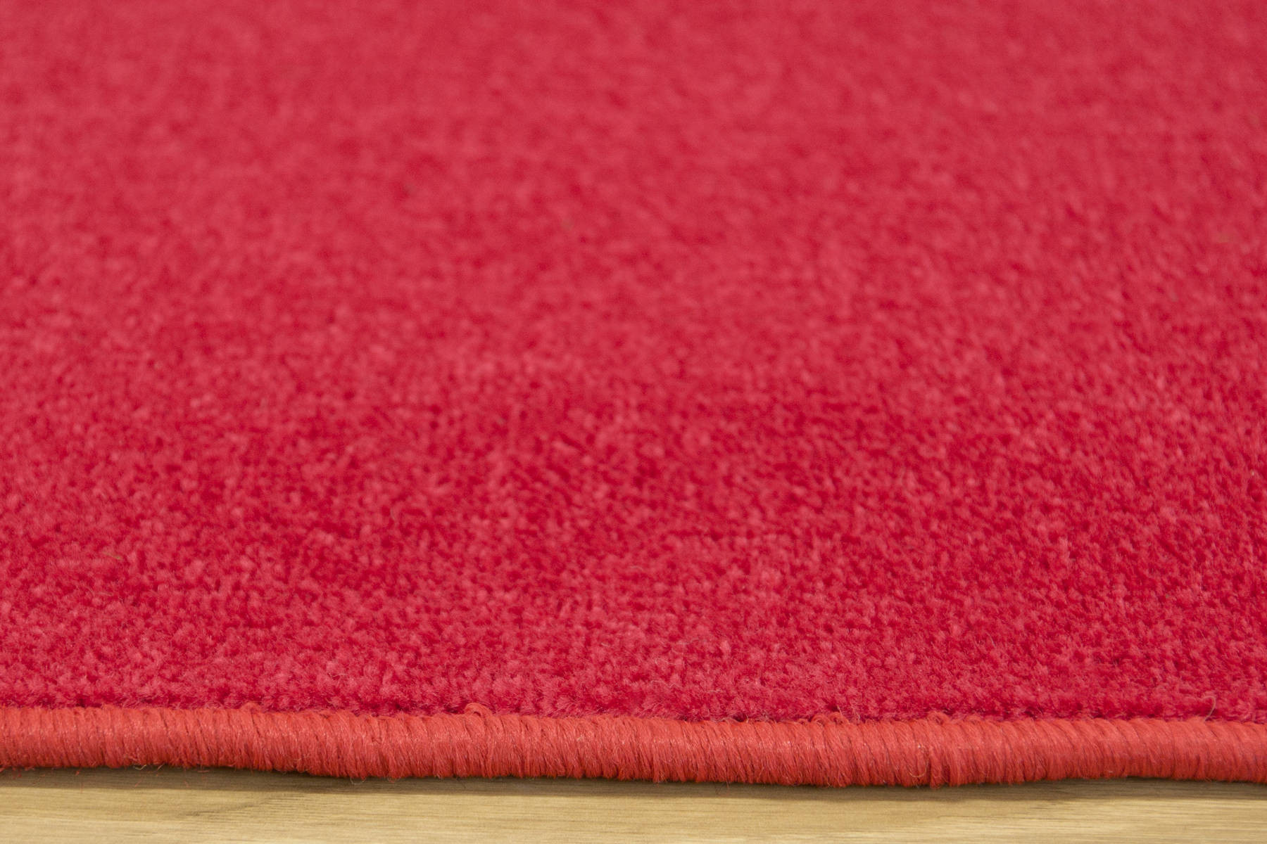Metražný koberec Tiffany 120 červený
