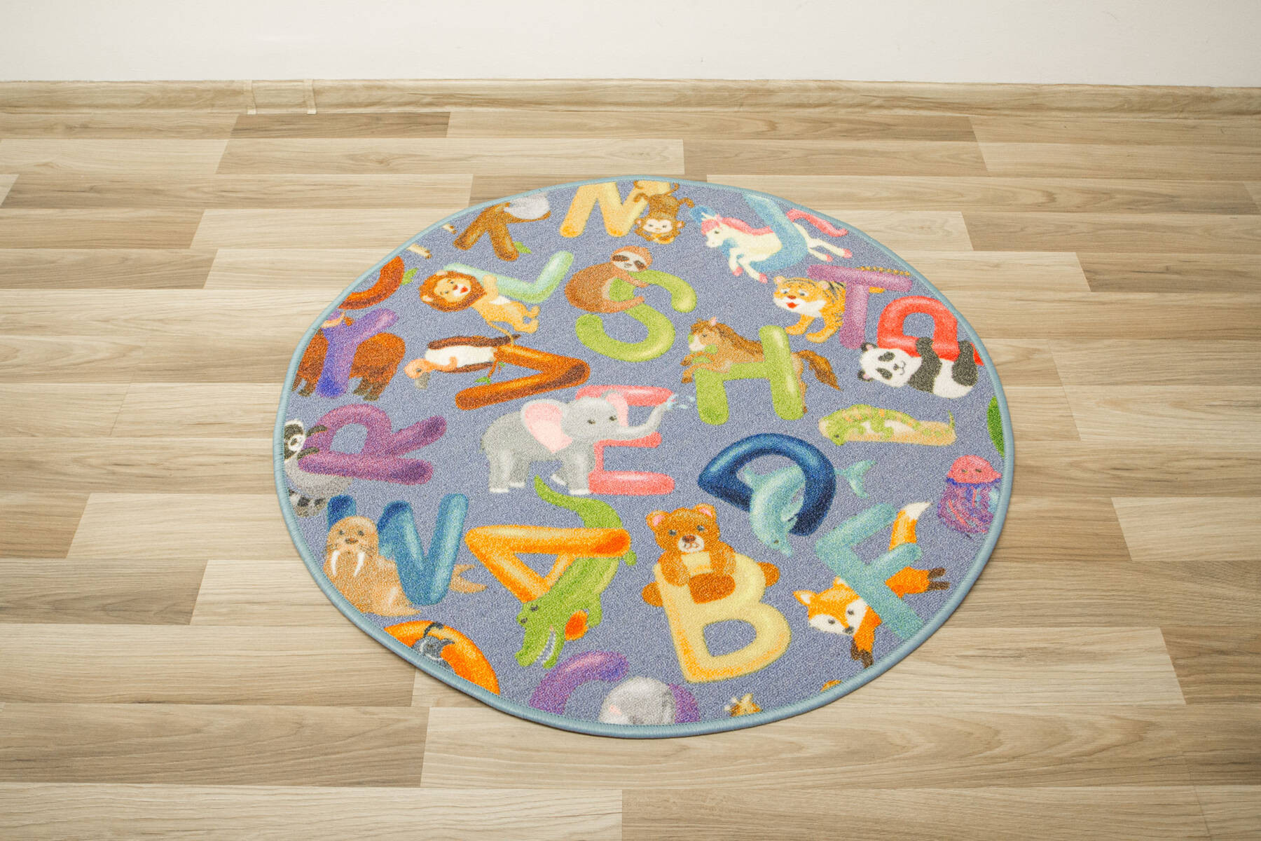 Detský koberec Alfabet 19 sivý kruh 