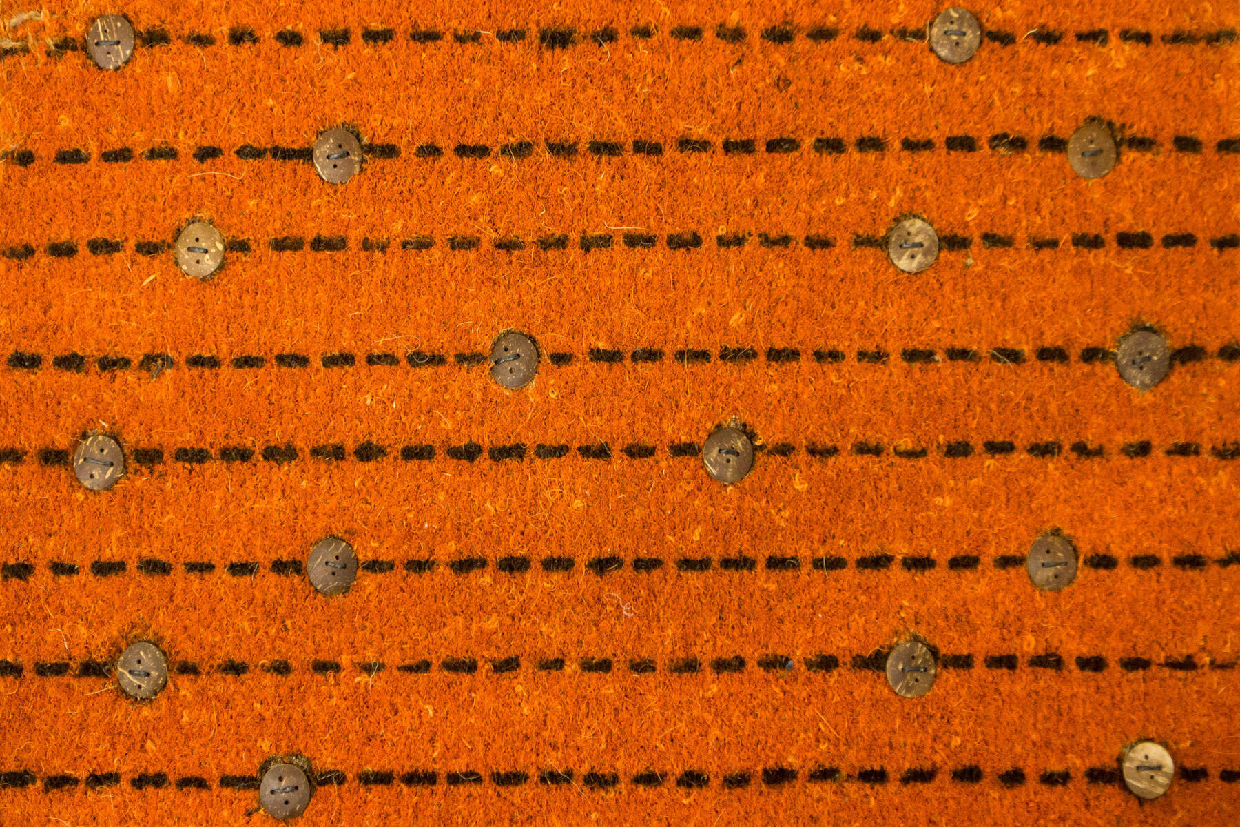 Rohožka Kokos s gombíčkami - oranžová 