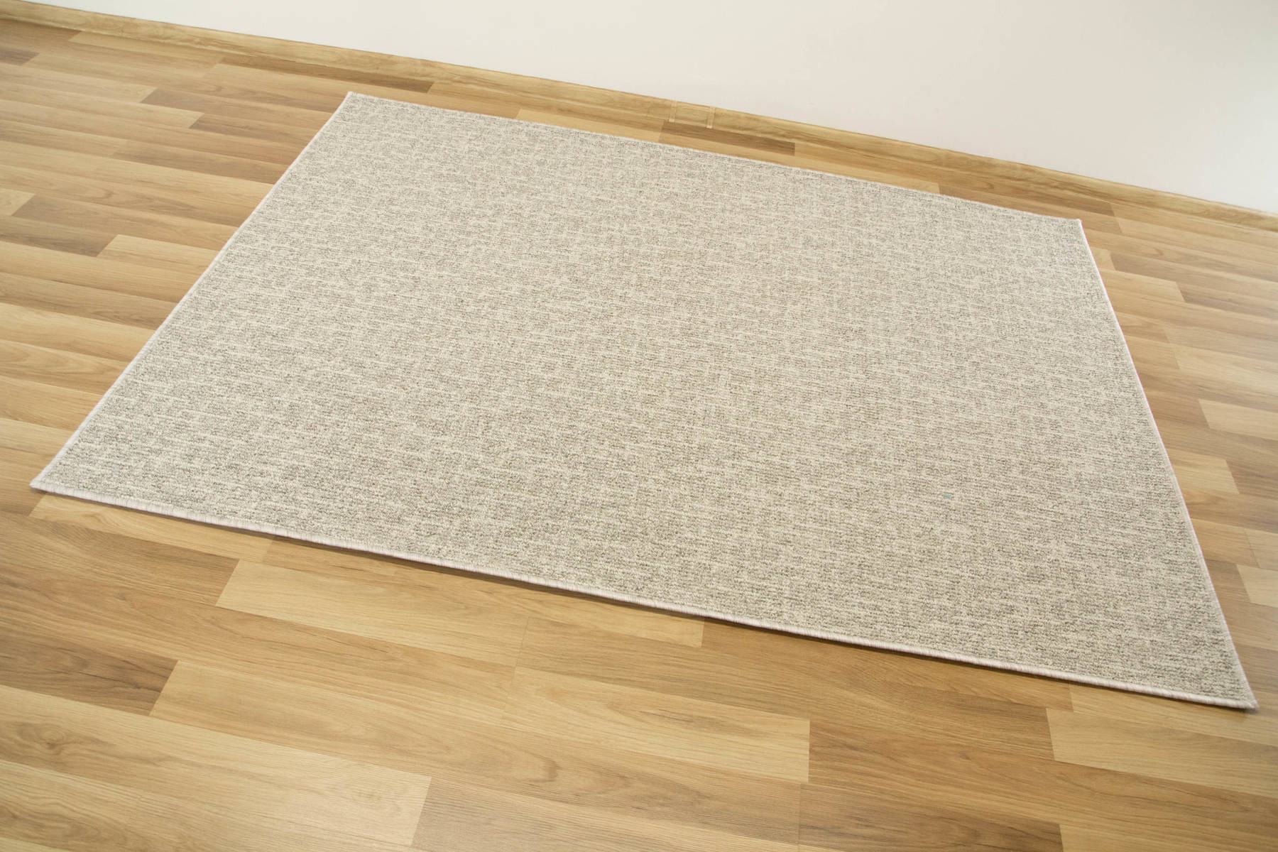 Metrážny koberec Alto 71 melanž strieborný / sivý
