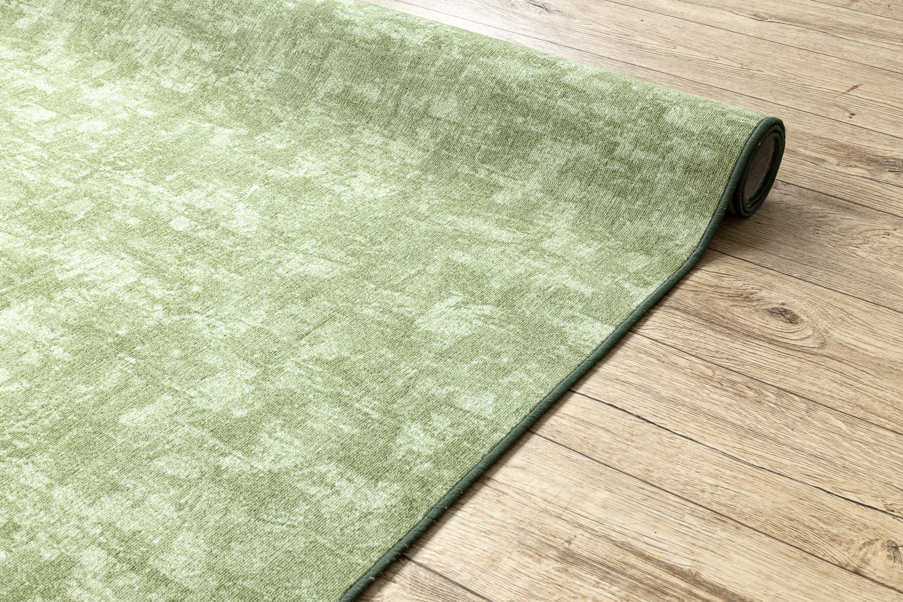 Metrážny koberec SOLID 20 BETON zelený