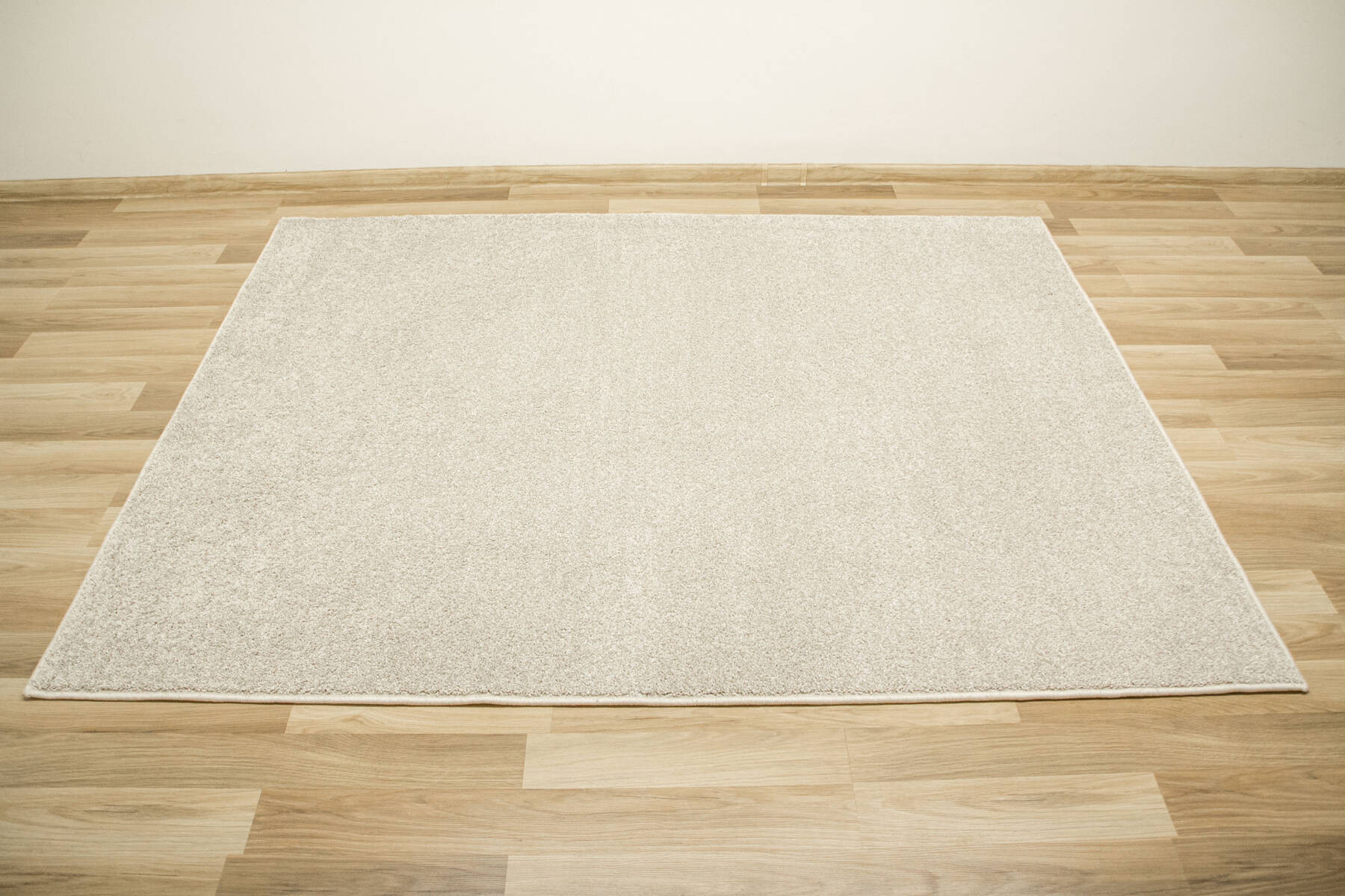 Metrážový koberec Piccadilly 90 krémový / šedý