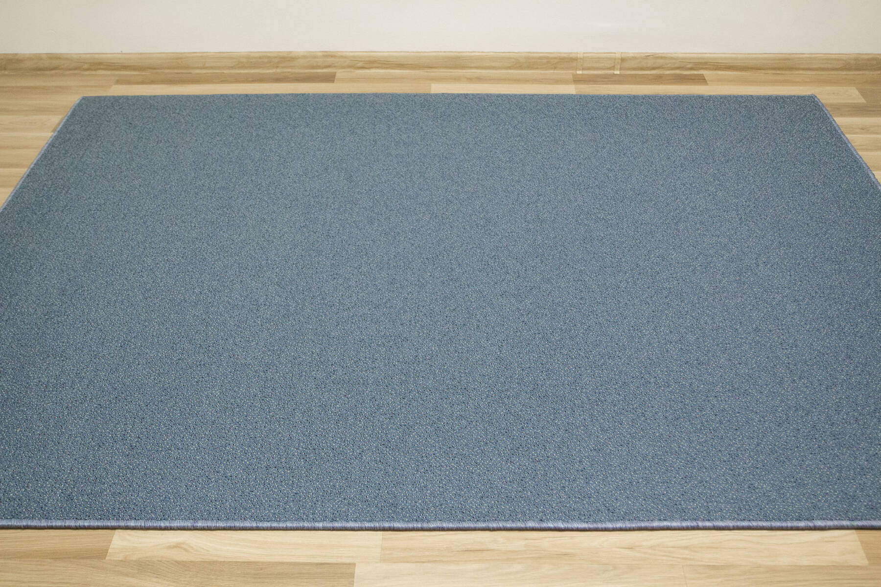 Metrážový koberec Pacific 80 světle modrý / šedý