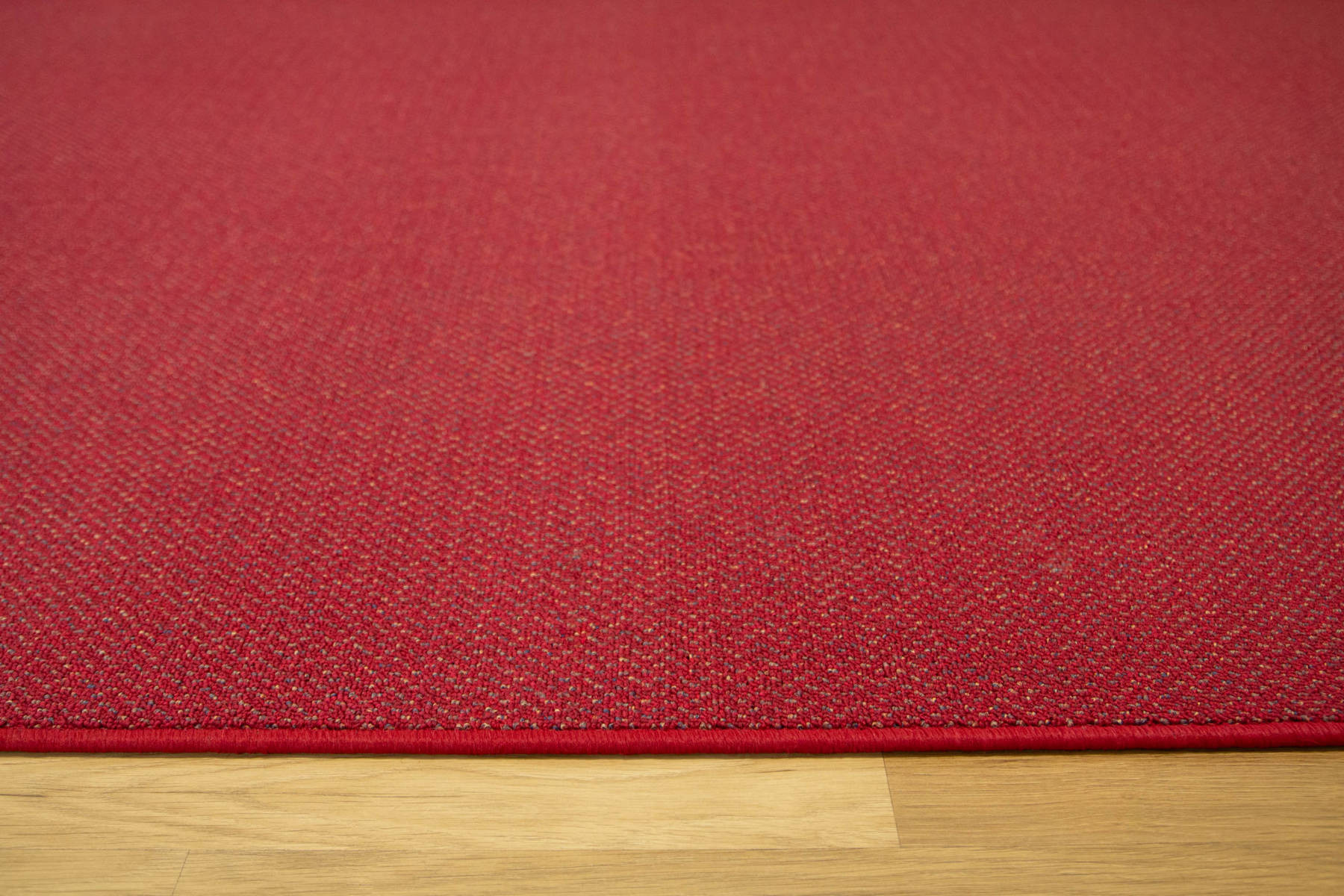 Metrážový koberec Jaguar 121 bordó