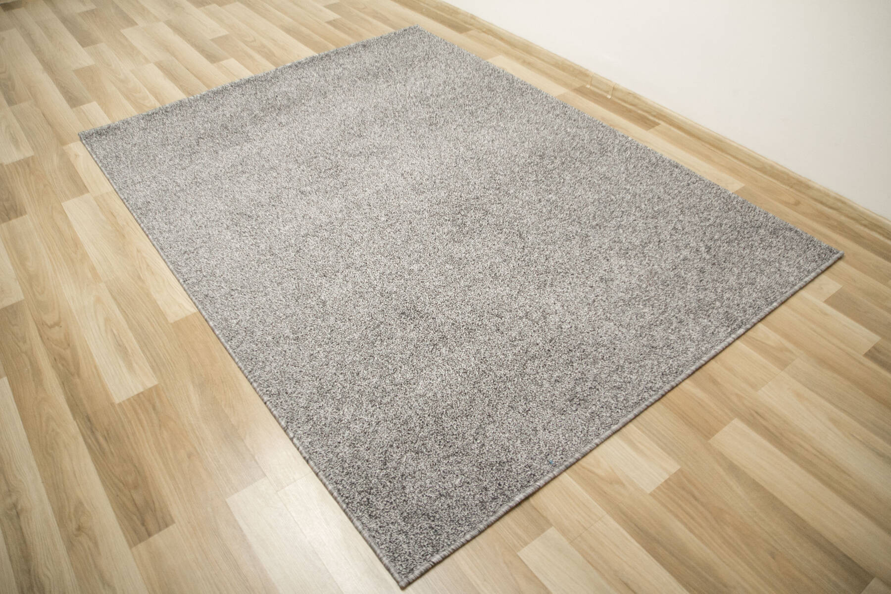 Metrážový koberec Sphinx - Special 177 stříbrný / šedý / černý