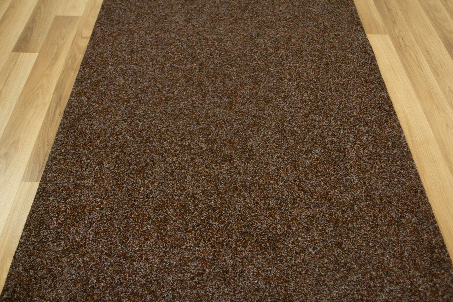 Metrážny koberec do auta Tempo 93 hnedý 